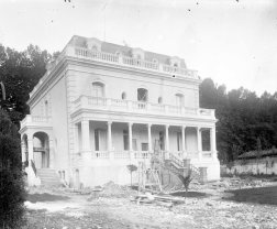 Casa Juncosa, en procés de construcció, 1920 (ACGAX. Fons Sadurní Brunet Pi. Autor: Sadurní Brunet)