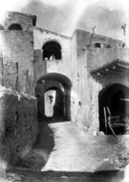 Vista parcial del carrer Figueres, a Sant Mori, 1946 (ACGAX. Fons Sadurní Brunet Pi. Autor: Sadurní Brunet)