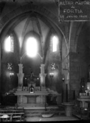Vista frontal de l'altar major de l'església de Sant Julià, a Fortià, 1948 (ACGAX. Fons Sadurní Brunet Pi. Autor: Sadurní Brunet)