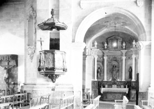 Vista frontal de l'altar del Roser de l'església de Santa Eulàlia de Noves, a Garriguella, 1941 (ACGAX. Fons Sadurní Brunet Pi. Autor: Sadurní Brunet)