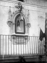 Capelleta del Sagrat Cor al carrer de Sant Bernat, a Olot, 1921 (ACGAX. Fons Sadurní Brunet Pi. Autor: Sadurní Brunet)
