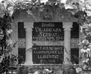 Làpida de la família Vilarrasa Serrat, 1936 (ACGAX. Fons: Sadurní Brunet Pi. Autor: Sadurní Brunet)