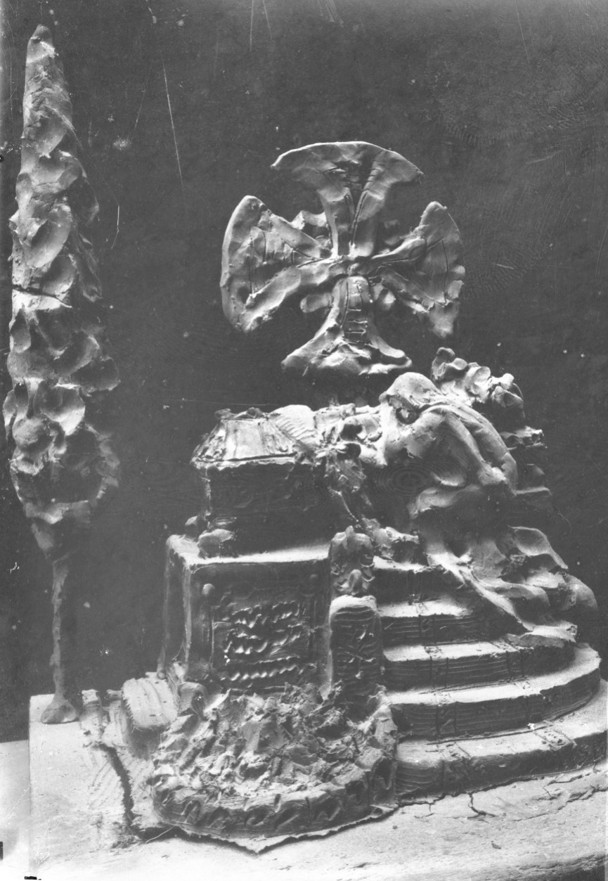 Esbós en fang d'un panteó, entre els anys 1925 i 1938 (ACGAX. Fons Sadurní Brunet Pi. Autor: Sadurní Brunet)