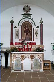 Vista frontal de l'altar de l'ermita de Sant Onofre, a Palau-saverdera, 2014 (Foto: www.google.com.maps)