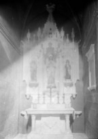Vista frontal de l’altar de la Puríssima de l'església de Sant Julià i Santa Basilissa, a Verges
